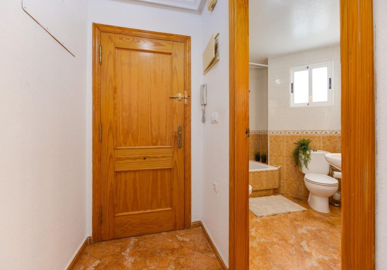 Segunda mano - Apartamento  - Torrevieja - Centro