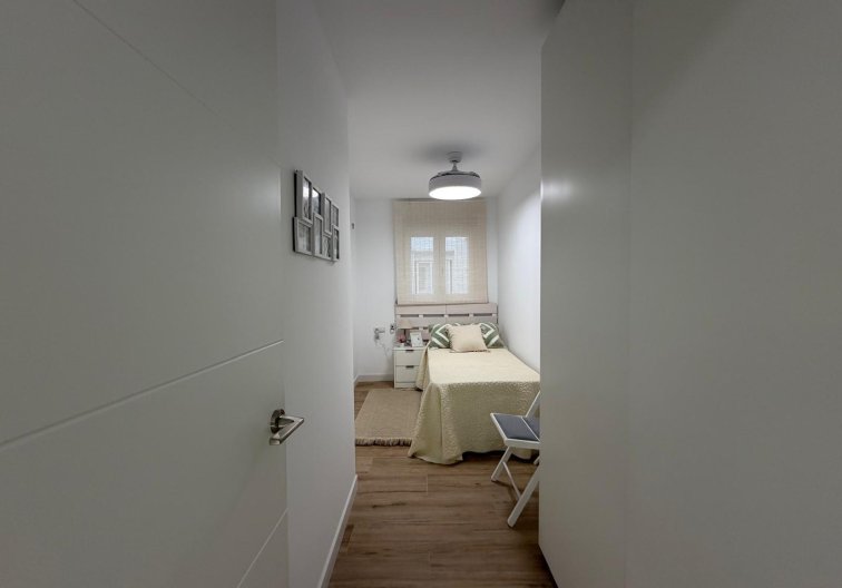 Resale - Apartment - Torrevieja - Punta Prima
