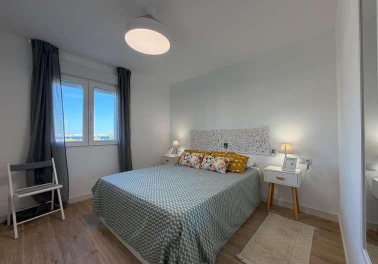 Resale - Apartment - Torrevieja - Punta Prima