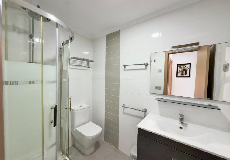 Resale - Apartment - Guardamar del Segura - Urbanizaciones