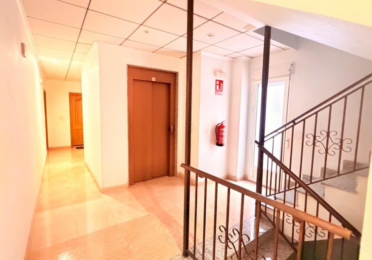 Wiederverkauf - Wohnung - Torrevieja - Centro - Muelle Pesquero