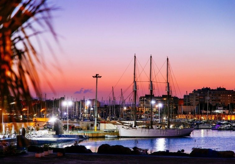 Wiederverkauf - Wohnung - Torrevieja - Centro - Muelle Pesquero