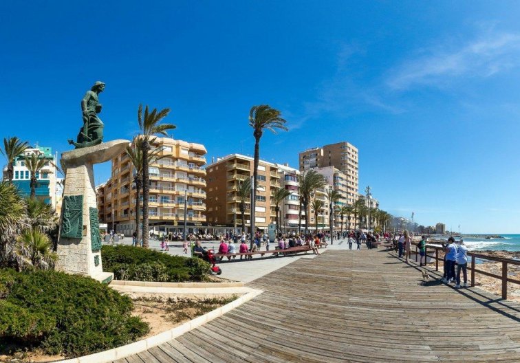 Wiederverkauf - Wohnung - Torrevieja - Centro - Muelle Pesquero
