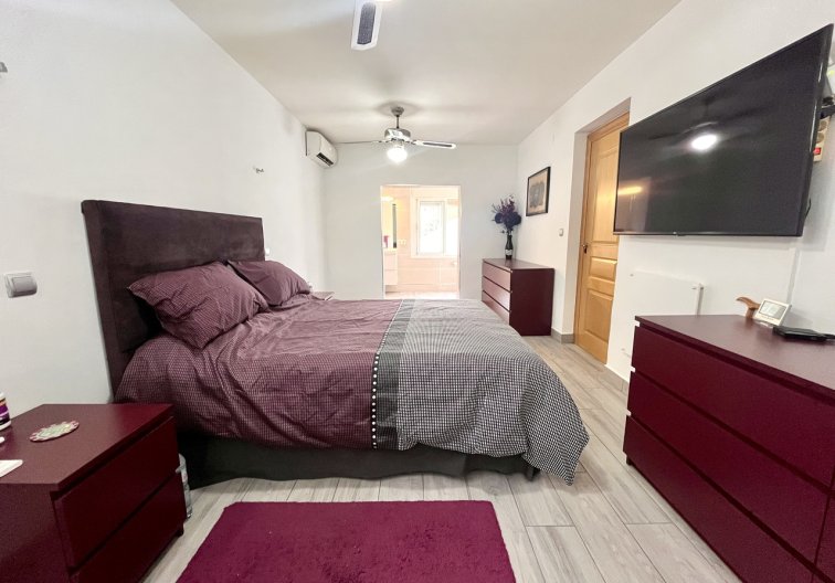 Resale - villa - Pinar de Campoverde - Inland