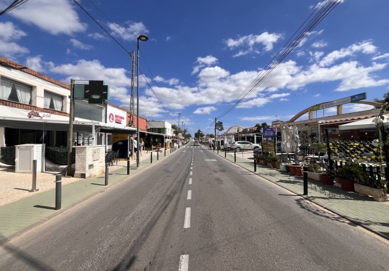 Resale - villa - Pinar de Campoverde - Inland