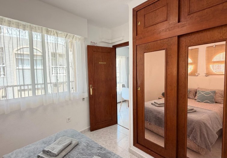 Resale - Apartment - Torrevieja - Habaneras