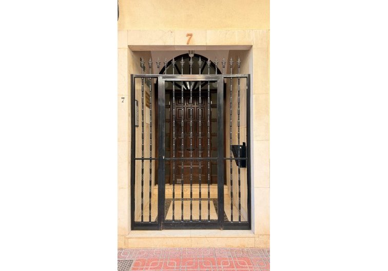 Resale - Apartment - Torrevieja - Habaneras