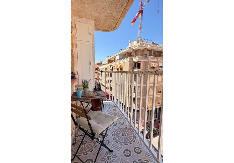 Resale - Apartment - Torrevieja - Habaneras