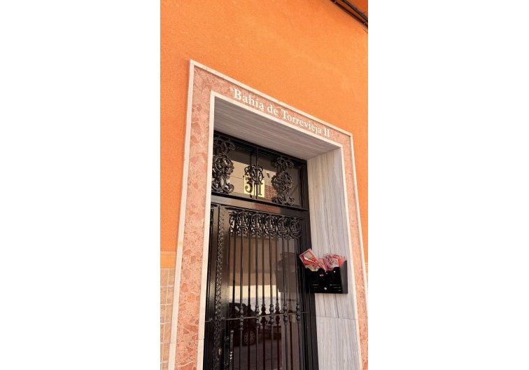 Resale - Apartment - Torrevieja - Habaneras
