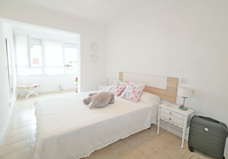 Wiederverkauf - town house - Torrevieja - Playa de los Naúfragos