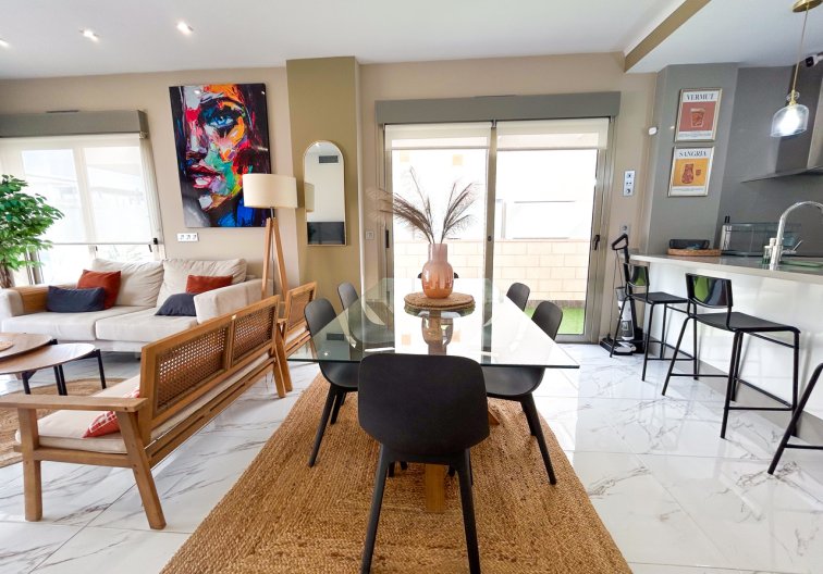 Resale - villa - Villamartin - Costa Blanca