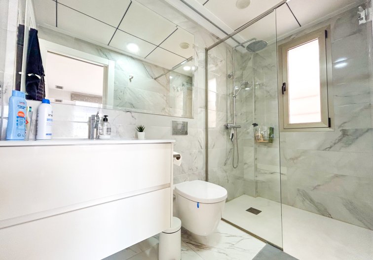 Resale - villa - Villamartin - Costa Blanca