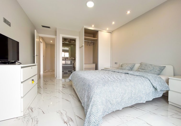 Resale - villa - Villamartin - Costa Blanca