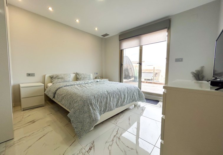 Resale - villa - Villamartin - Costa Blanca