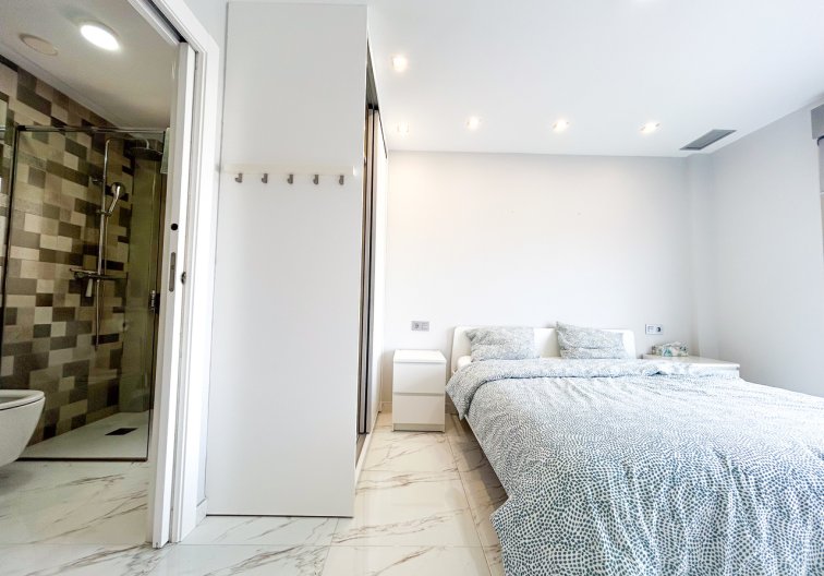Resale - villa - Villamartin - Costa Blanca
