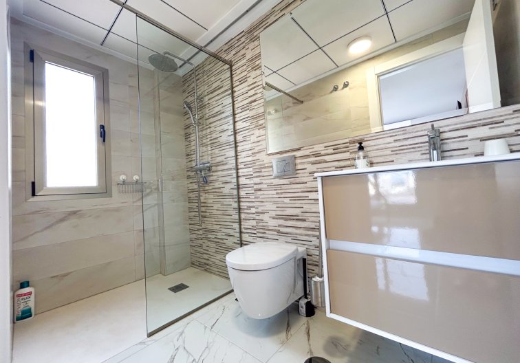 Resale - villa - Villamartin - Costa Blanca