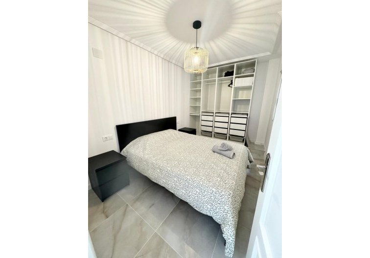 Wiederverkauf - Wohnung - Torrevieja - Centro
