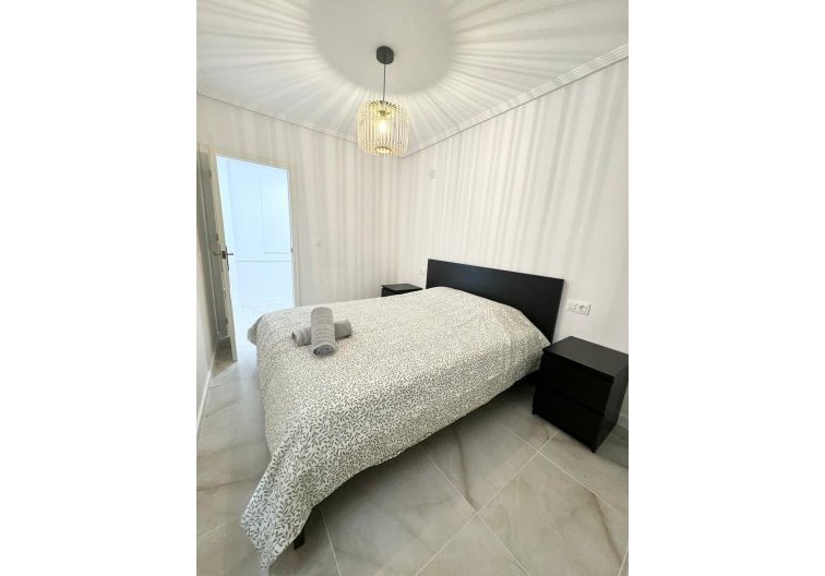 Wiederverkauf - Wohnung - Torrevieja - Centro