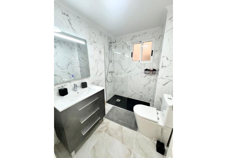 Wiederverkauf - Wohnung - Torrevieja - Centro