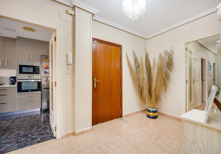 Resale - Apartment - Torrevieja - Centro