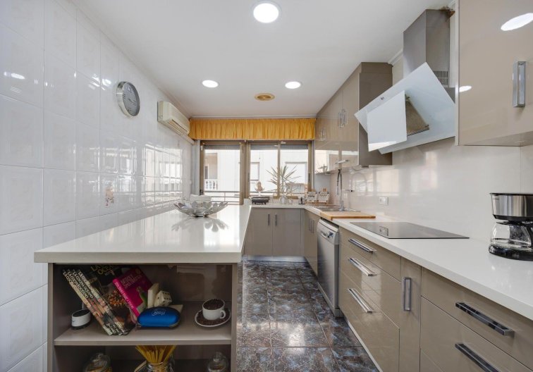 Resale - Apartment - Torrevieja - Centro