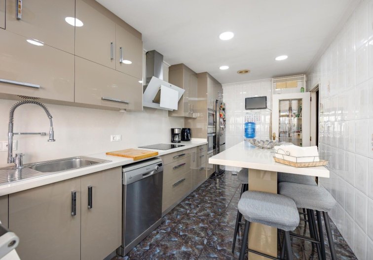 Resale - Apartment - Torrevieja - Centro