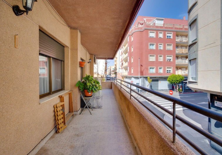 Resale - Apartment - Torrevieja - Centro