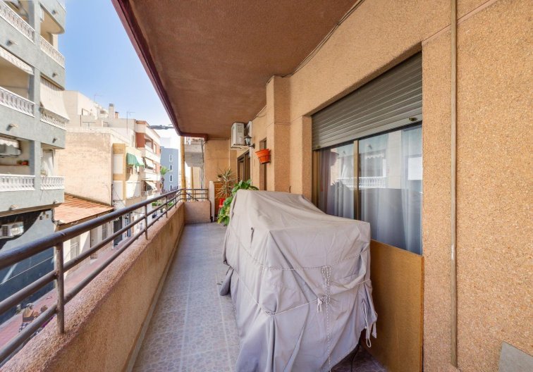 Resale - Apartment - Torrevieja - Centro