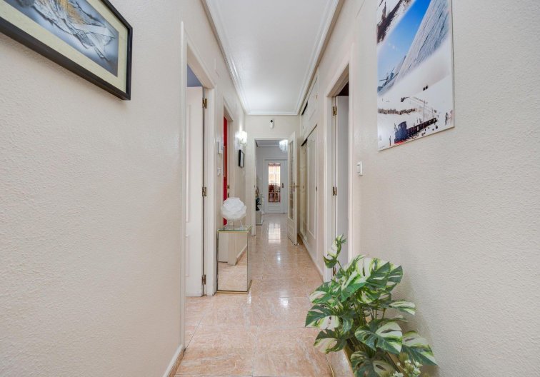 Resale - Apartment - Torrevieja - Centro