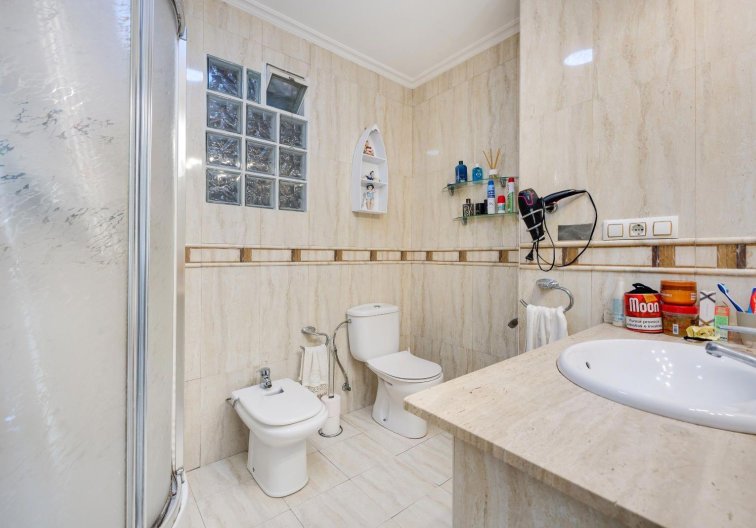 Resale - Apartment - Torrevieja - Centro