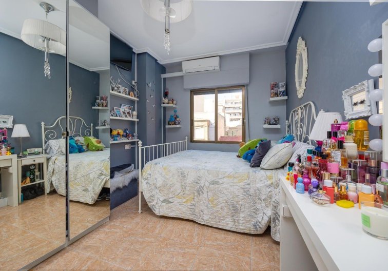 Resale - Apartment - Torrevieja - Centro