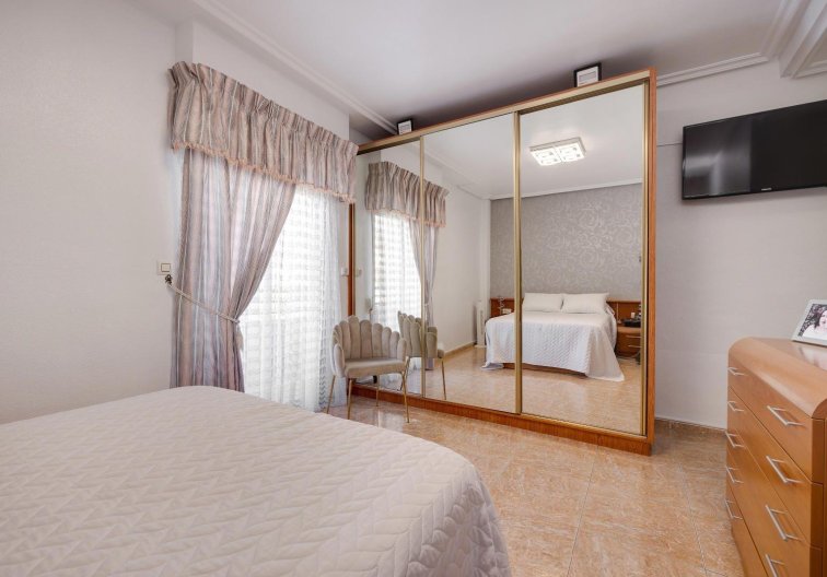 Resale - Apartment - Torrevieja - Centro
