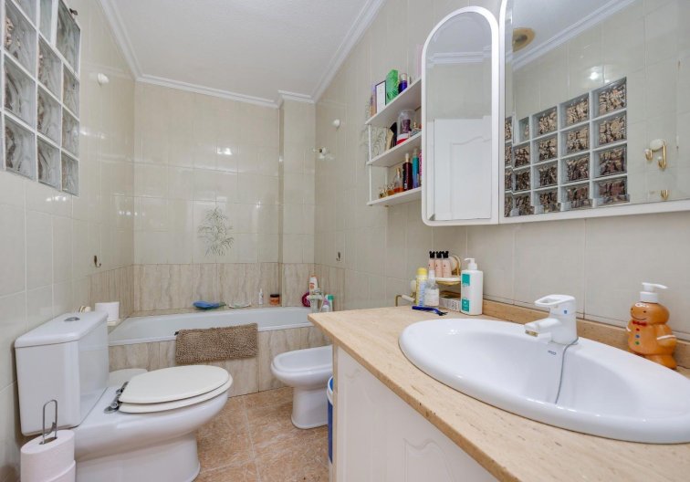 Resale - Apartment - Torrevieja - Centro