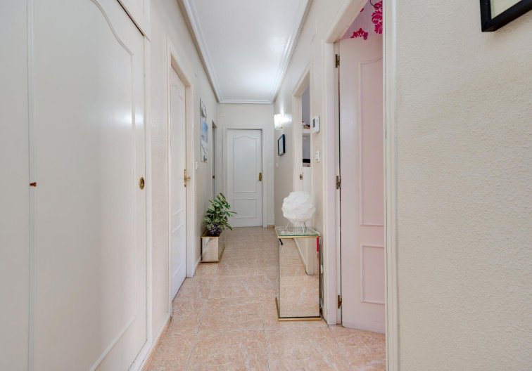 Resale - Apartment - Torrevieja - Centro
