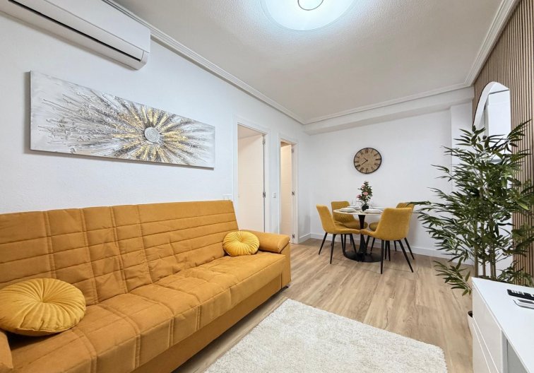Resale - Apartment - Torrevieja - Playa de los Locos