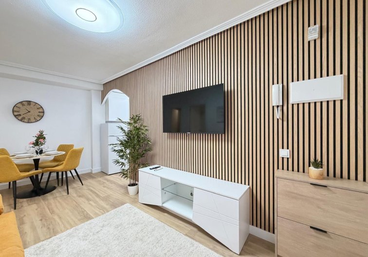 Resale - Apartment - Torrevieja - Playa de los Locos