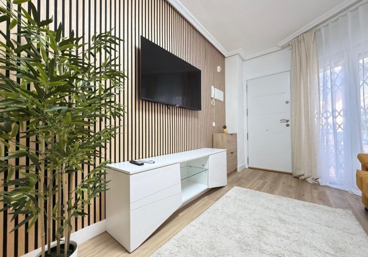 Resale - Apartment - Torrevieja - Playa de los Locos