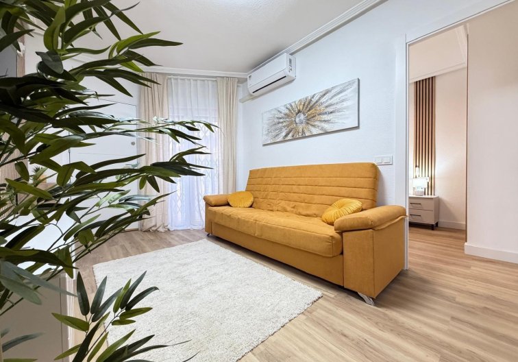 Resale - Apartment - Torrevieja - Playa de los Locos