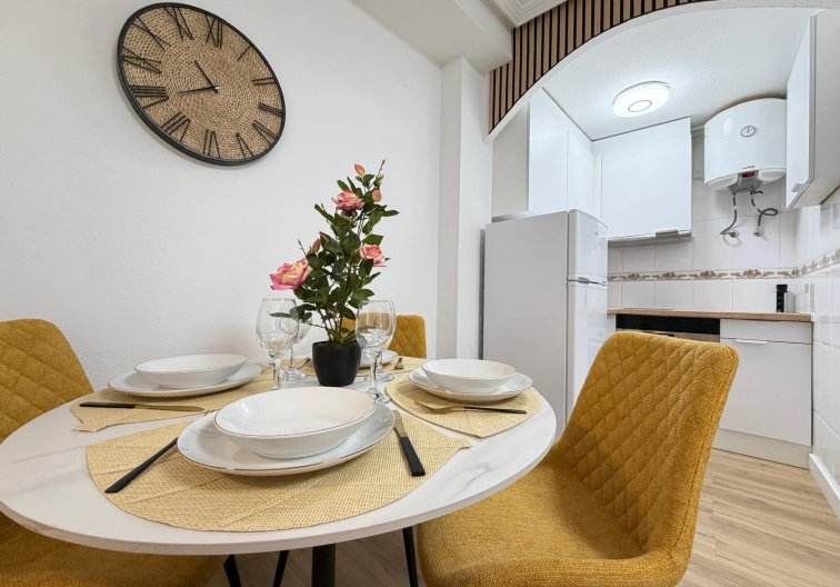 Resale - Apartment - Torrevieja - Playa de los Locos