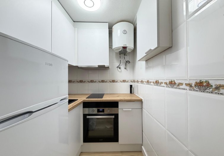 Resale - Apartment - Torrevieja - Playa de los Locos