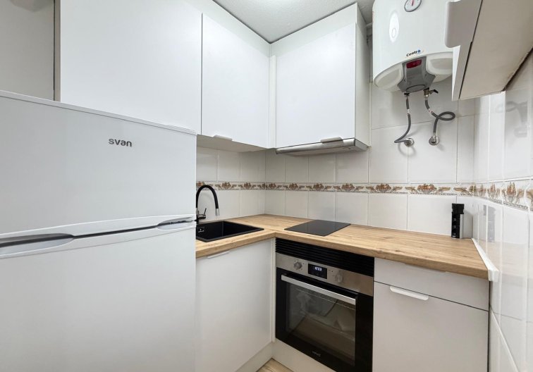 Resale - Apartment - Torrevieja - Playa de los Locos