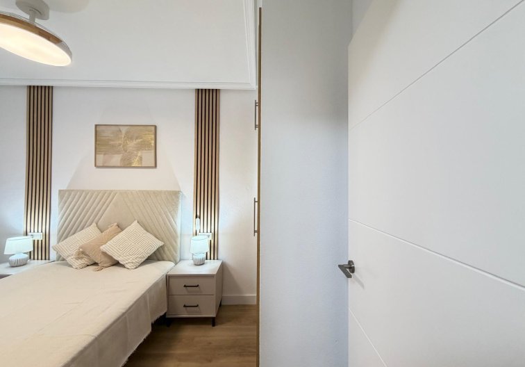 Resale - Apartment - Torrevieja - Playa de los Locos