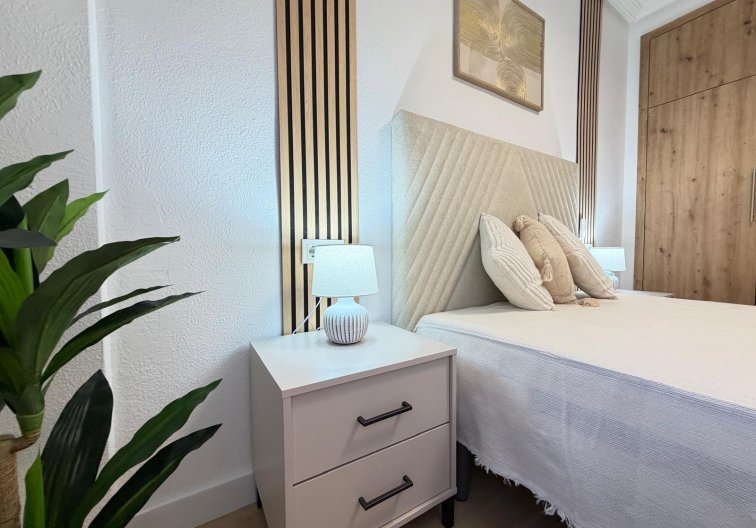 Resale - Apartment - Torrevieja - Playa de los Locos