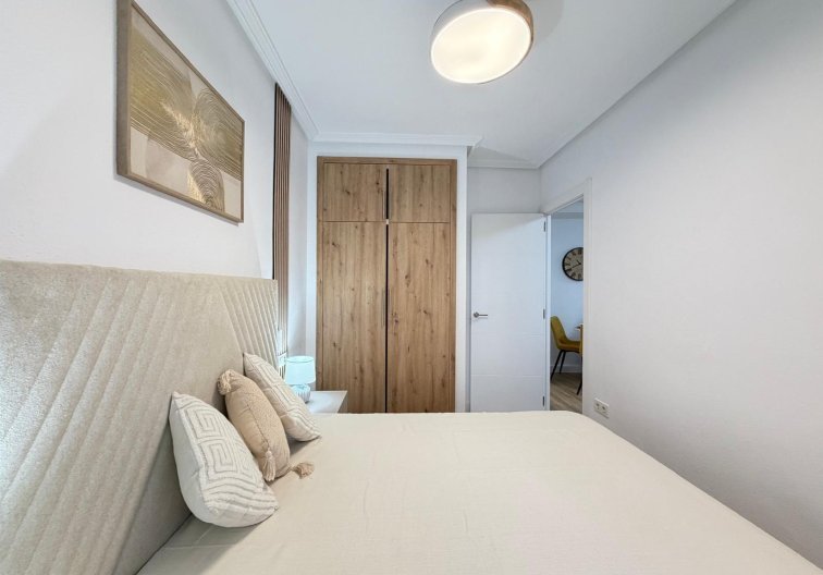 Resale - Apartment - Torrevieja - Playa de los Locos