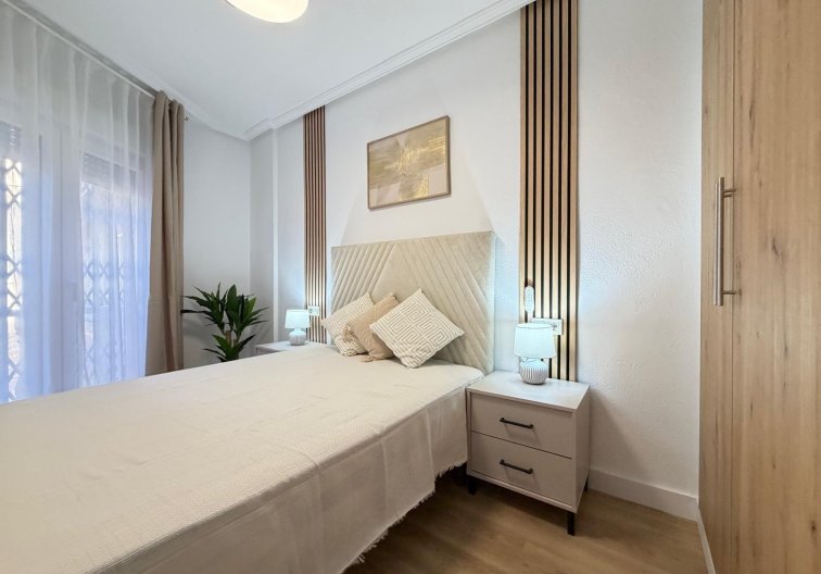 Resale - Apartment - Torrevieja - Playa de los Locos
