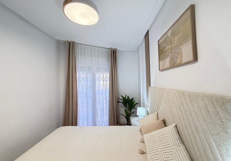 Resale - Apartment - Torrevieja - Playa de los Locos