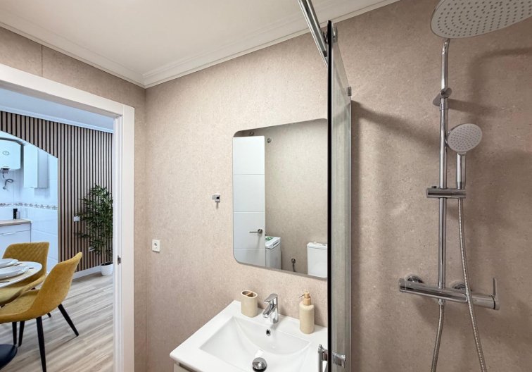 Resale - Apartment - Torrevieja - Playa de los Locos