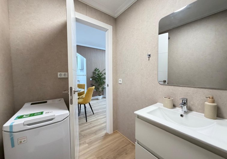 Resale - Apartment - Torrevieja - Playa de los Locos