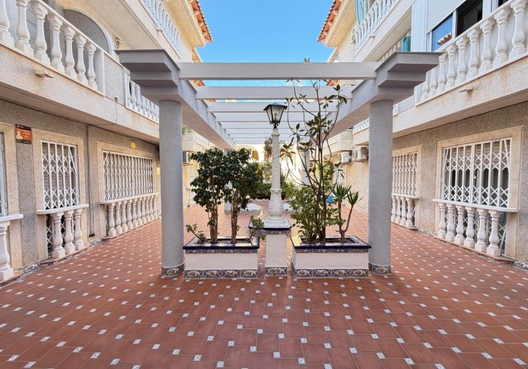 Resale - Apartment - Torrevieja - Playa de los Locos