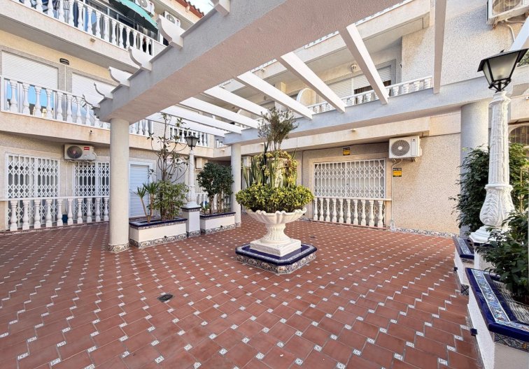 Resale - Apartment - Torrevieja - Playa de los Locos